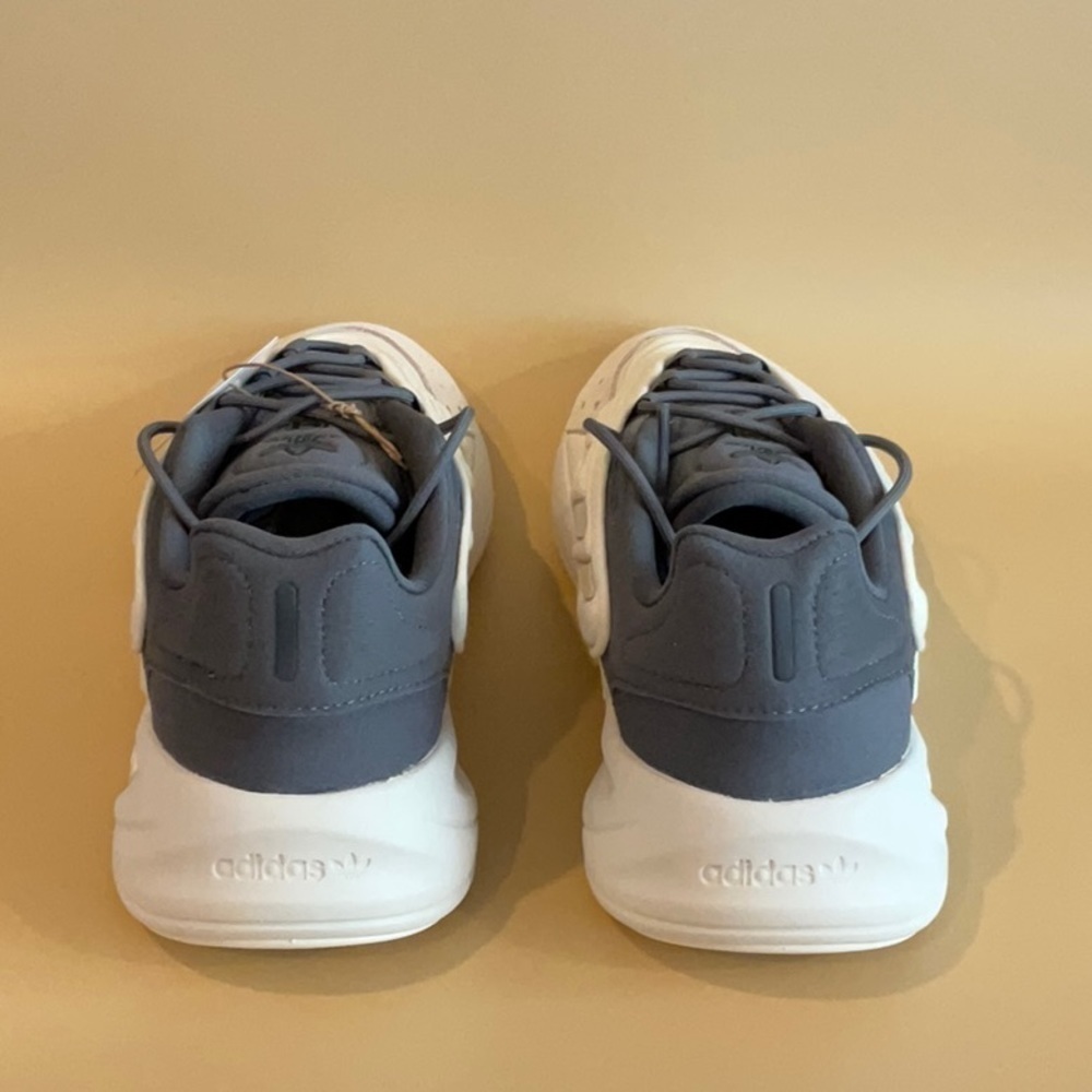 adidas Originals Ozelia Casual Shoes tan/grey - Picture 5 of 8